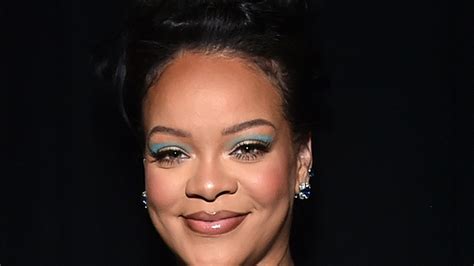 rihanna boobs|Rihanna Posts Topless Maternity Shoot on Instagram